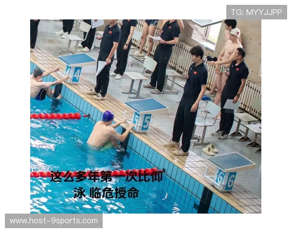 游泳教练纠错常见动作:腿部打水与呼吸协调 游泳教练纠错常见动作:腿部打水与呼吸协调